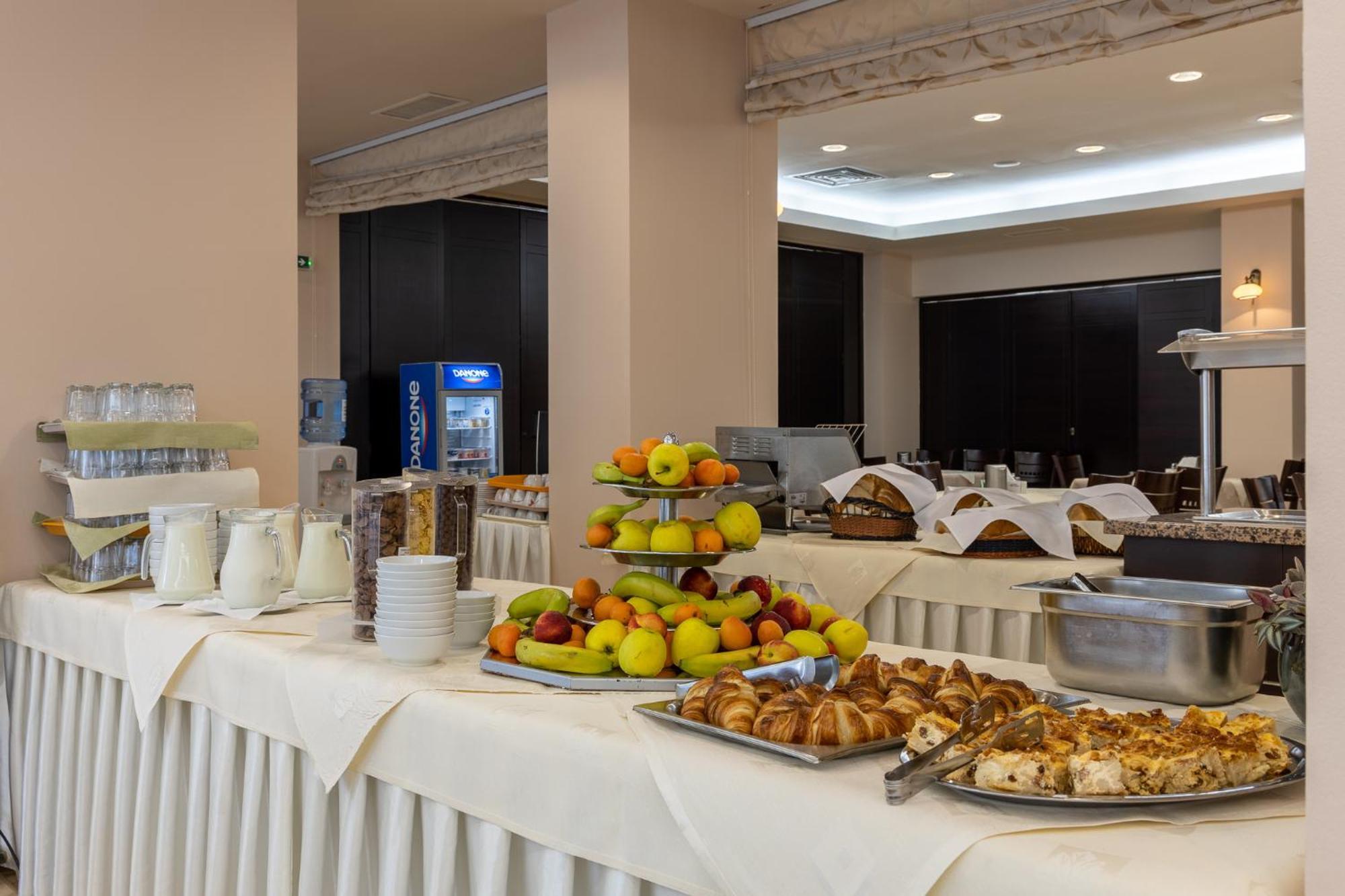 Hotel Condor Мамая Экстерьер фото